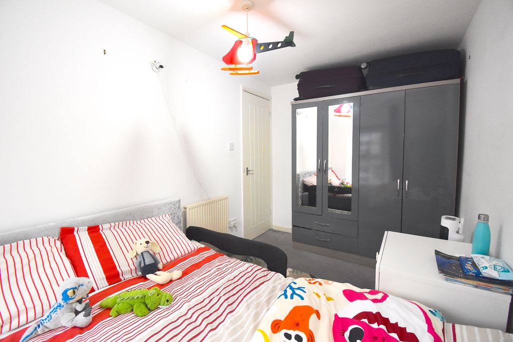 Bedroom- click for photo gallery